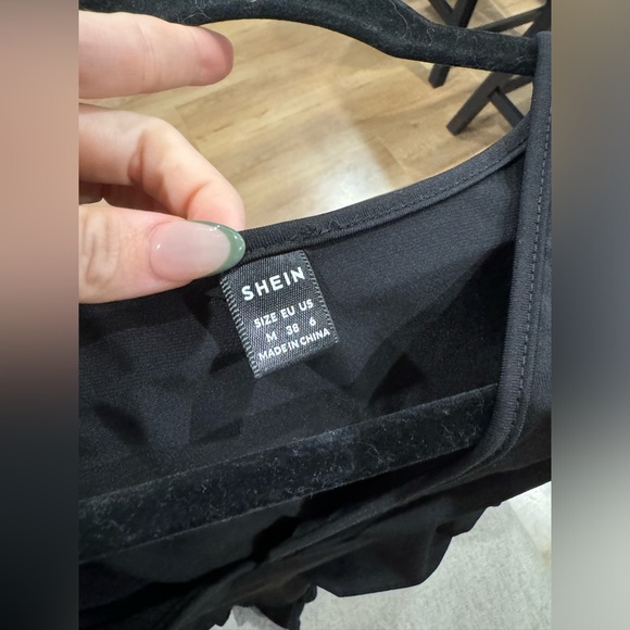 Deep v bodysuit - Picture 3 of 4